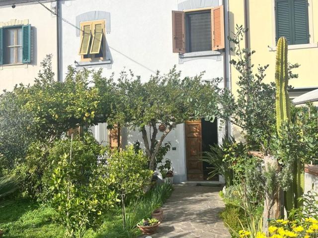 Villetta a schiera in vendita di 135 m² in Via Tosco Romagnola
