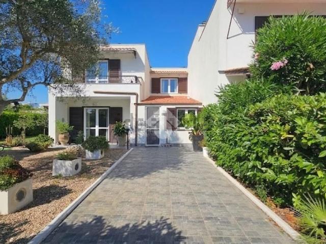 Villetta a schiera in vendita di 135 m² in Strada Casilina Sud, 645