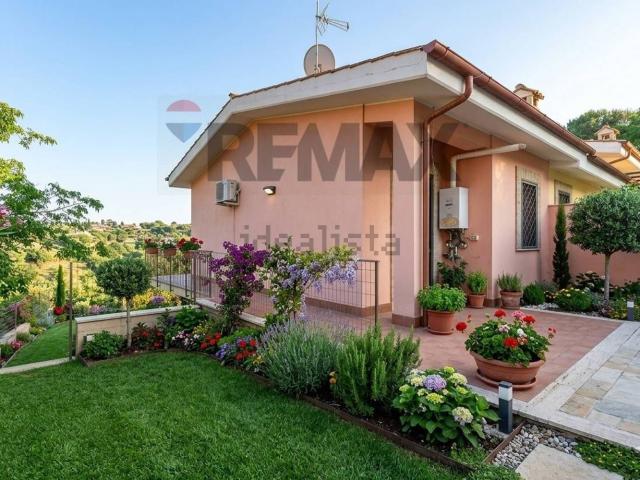 Villetta a schiera in vendita di 136 m² in Via Antonio Varisco