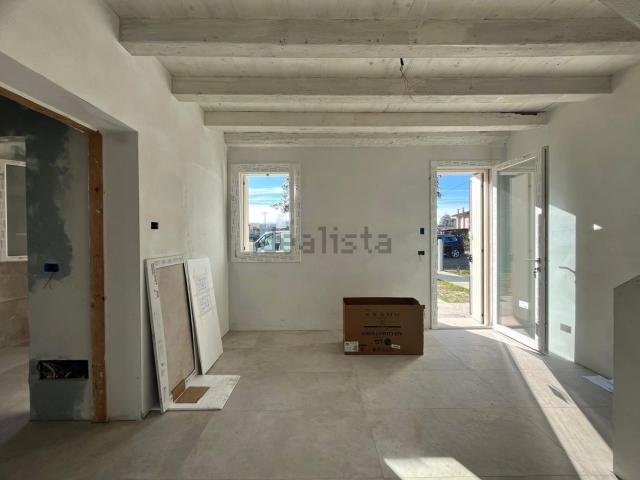 Villetta a schiera in vendita di 136 m² in Via Giacomo Matteotti, 70