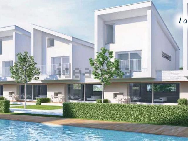 Villetta a schiera in vendita di 136 m² in Viale Europa, 116