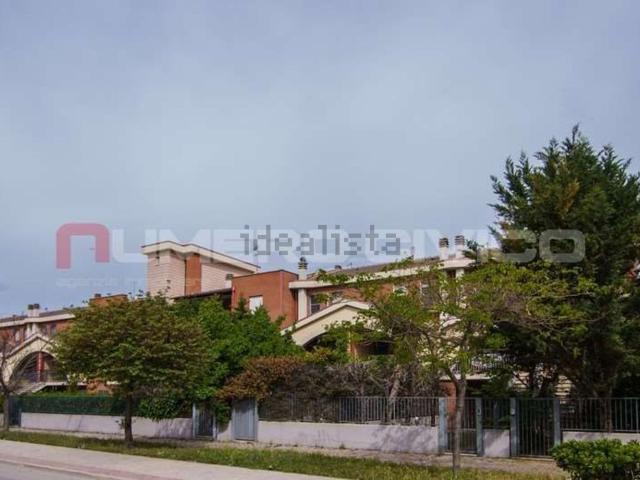Villetta a schiera in vendita di 136 m² in Viale Ignazio d&apos Addedda
