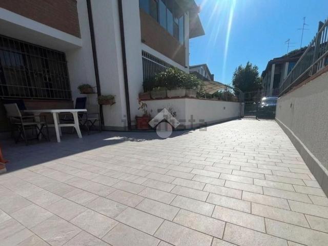 Villetta a schiera in vendita di 137 m² in Via Ancona, 107