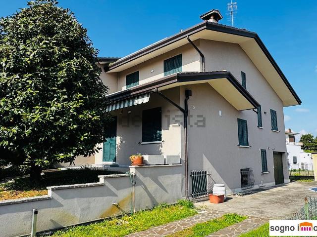 Villetta a schiera in vendita di 137 m² in Via Baracchine