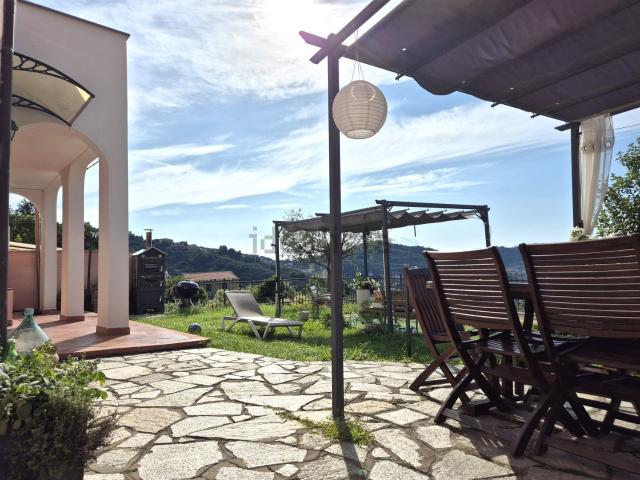 Villetta a schiera in vendita di 138 m² in Via degli Ulivi, 8