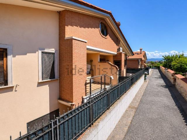 Villetta a schiera in vendita di 138 m² in Via della Riserva Nuova