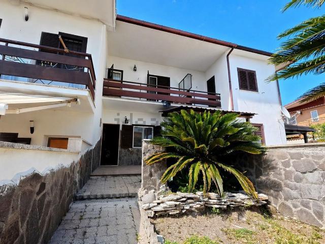 Villetta a schiera in vendita di 138 m² in Via delle Alghe, 70