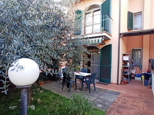 Villetta a schiera in vendita di 138 m² in Via delle Betulle, 65