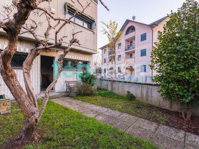 Villetta a schiera in vendita di 139 m² in Via Lorenzo Perosi, 4