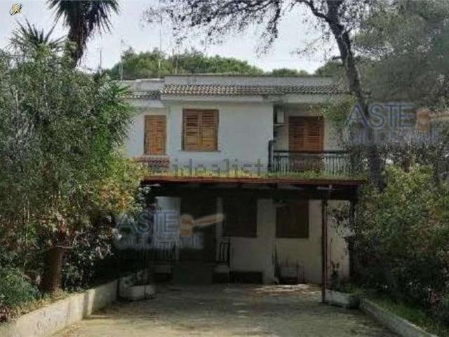 Villetta a schiera in vendita di 139 m² in Via Schirra