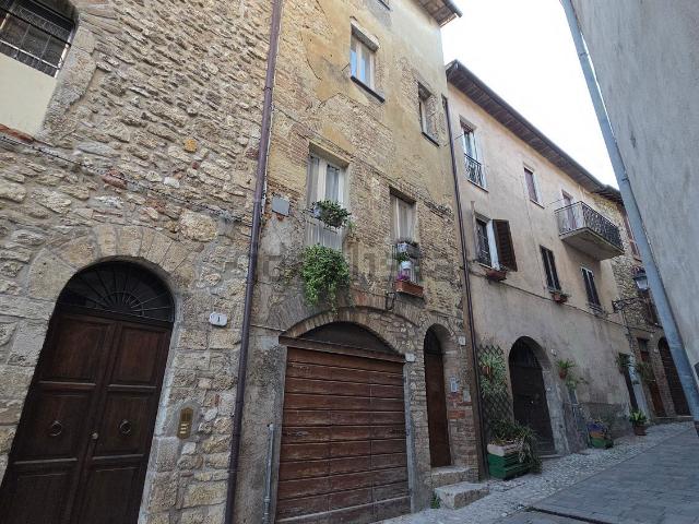 Villetta a schiera in vendita di 140 m² in Via Cataone, 3
