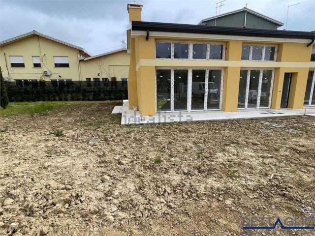 Villetta a schiera in vendita di 140 m² in Via Canaletto