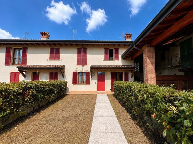 Villetta a schiera in vendita di 140 m² in Via Cristoforo Colombo, 8