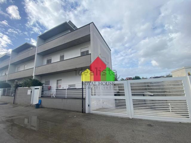 Villetta a schiera in vendita di 140 m² in Via Ambra