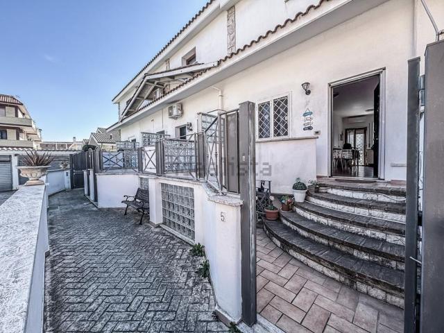 Villetta a schiera in vendita di 140 m² in Via Giorgio Giorgis