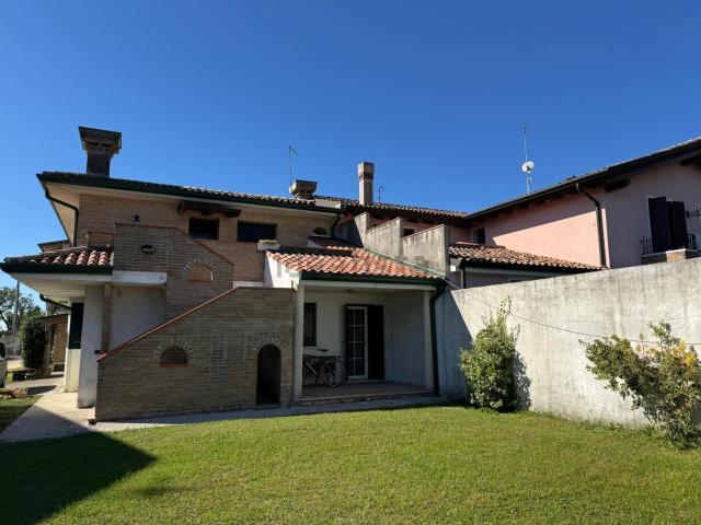 Villetta a schiera in vendita di 140 m² in Via Grassaga, 9