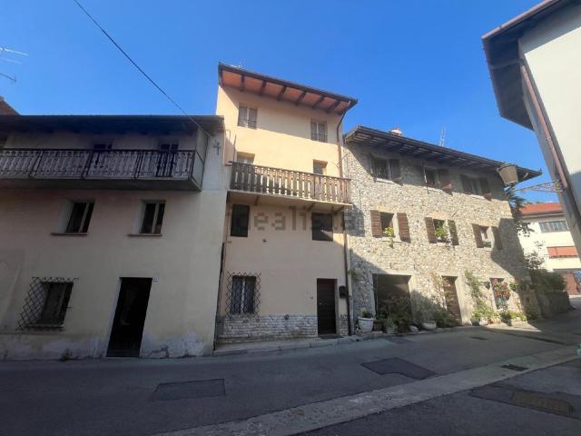 Villetta a schiera in vendita di 140 m² in Via Guglielmo Marconi, 11
