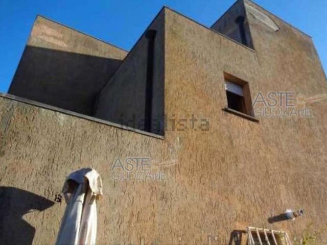 Villetta a schiera in vendita di 140 m² in Via del Gabbiano