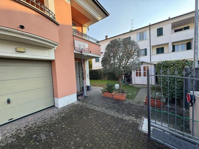 Villetta a schiera in vendita di 140 m² in Via E. R. Graf