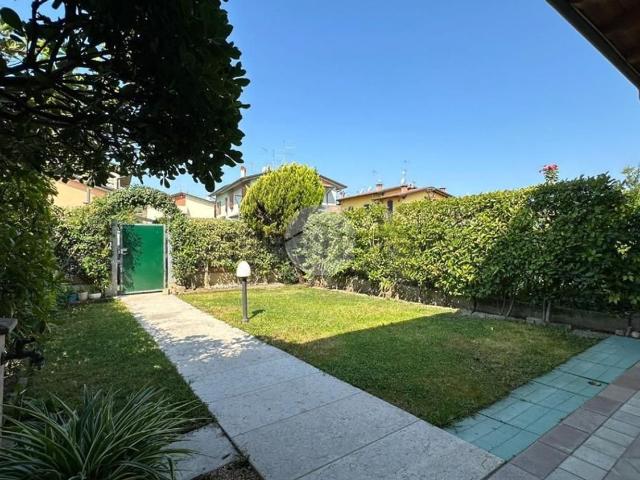 Villetta a schiera in vendita di 140 m² in Via Eugenio Montale, 3