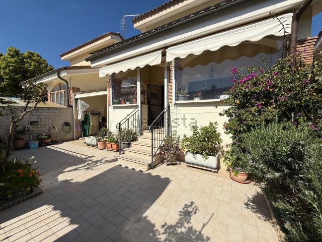 Villetta a schiera in vendita di 140 m² in Via Federico Bazzini, 277