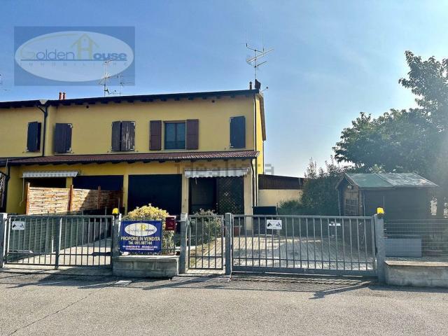 Villetta a schiera in vendita di 140 m² in Via Fiume Vecchio, 152