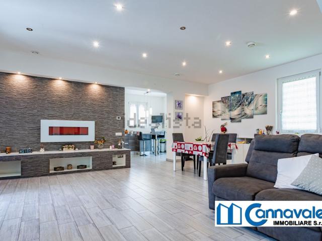 Villetta a schiera in vendita di 140 m² in Via Franco Vittadini