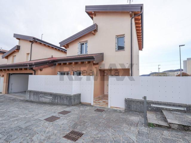Villetta a schiera in vendita di 140 m² in Via L. Federici, 3