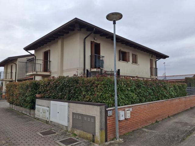 Villetta a schiera in vendita di 140 m² in Via Monsignor Ligutti, 9