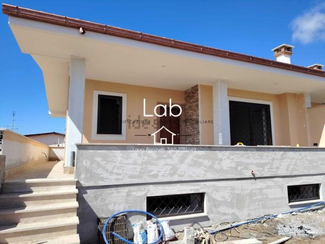 Villetta a schiera in vendita di 140 m² in Via Mar del Giappone, 2