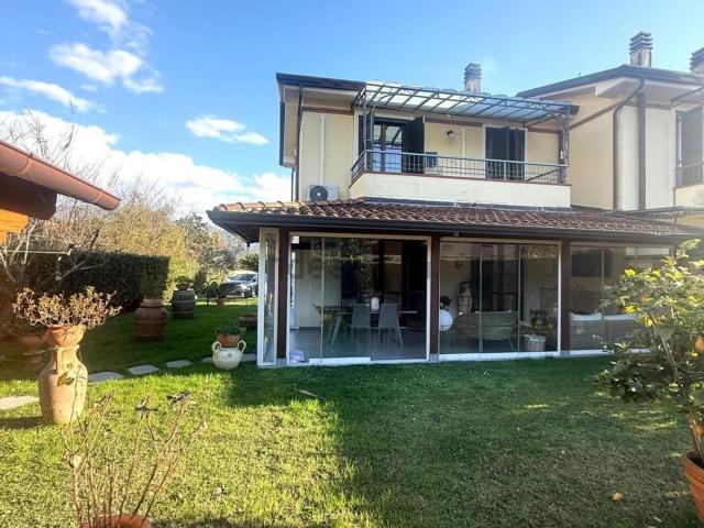 Villetta a schiera in vendita di 140 m² in Via San Lorenzo, 1