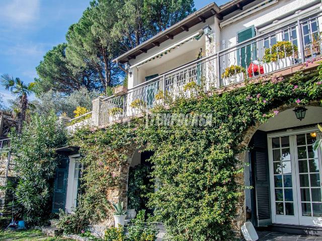Villetta a schiera in vendita di 140 m² in Via Senaxi