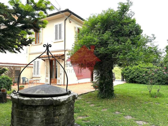 Villetta a schiera in vendita di 140 m² in Via Senese Romana