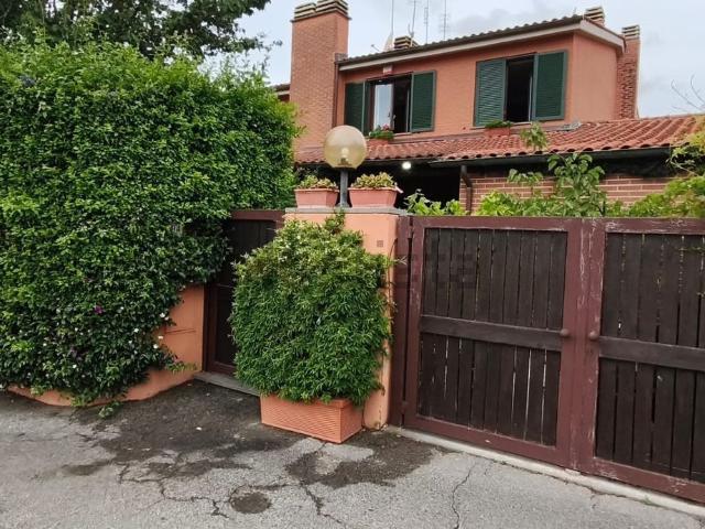 Villetta a schiera in vendita di 140 m² in Via Pietro Romani, 170