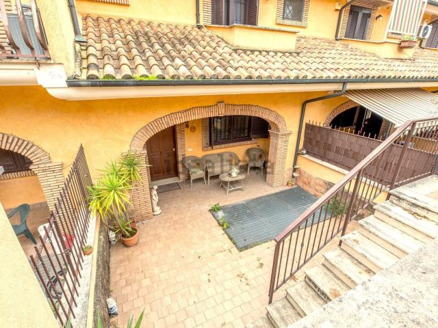 Villetta a schiera in vendita di 140 m² in Via Pietro Vannucci