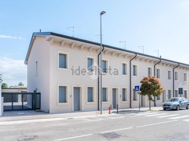 Villetta a schiera in vendita di 140 m² in Via Quadrato, 46