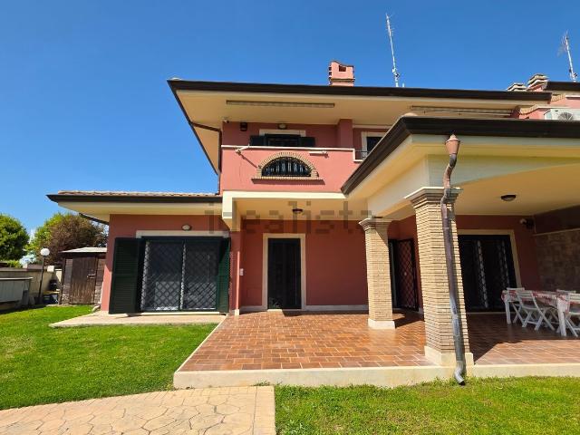 Villetta a schiera in vendita di 140 m² in Via Rea Silvia, 178