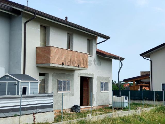 Villetta a schiera in vendita di 140 m² in Via TORINO, 1
