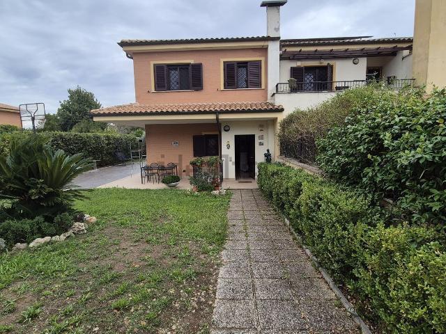 Villetta a schiera in vendita di 140 m² in Viale Giardino di Boboli, 104