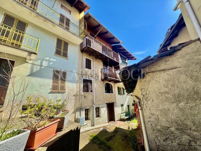 Villetta a schiera in vendita di 140 m² in Frazione Giardino, 54