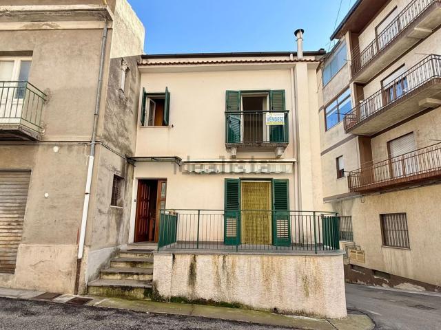 Villetta a schiera in vendita di 140 m² in Largo del Mercato