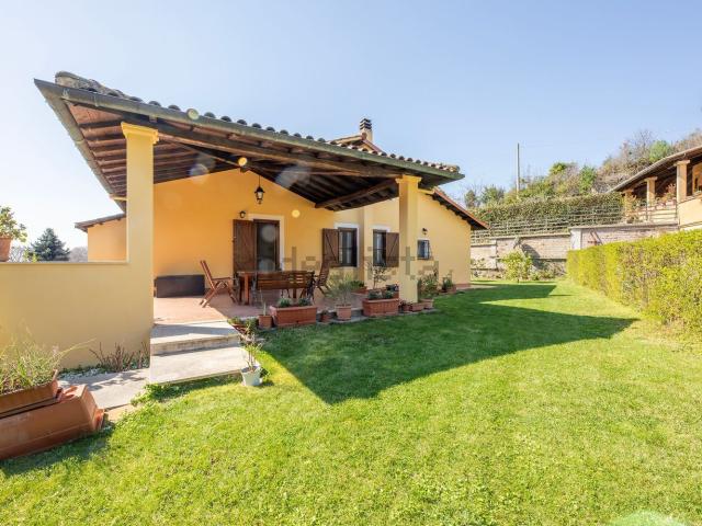 Villetta a schiera in vendita di 140 m² in Largo Fontana Mancina