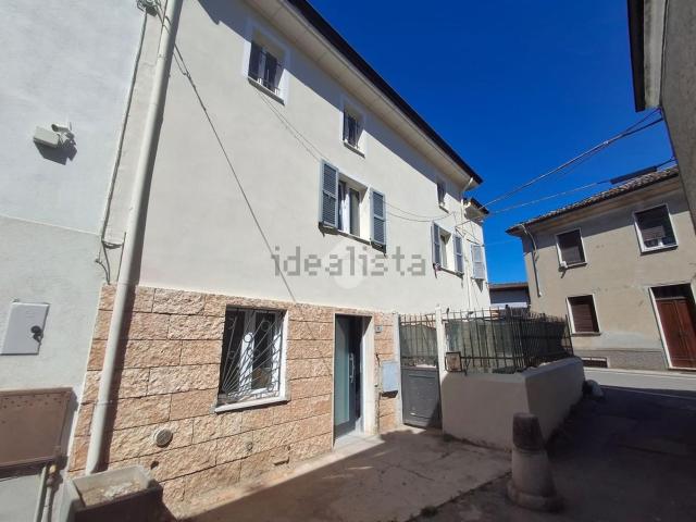 Villetta a schiera in vendita di 141 m² in Via Cortile, 25