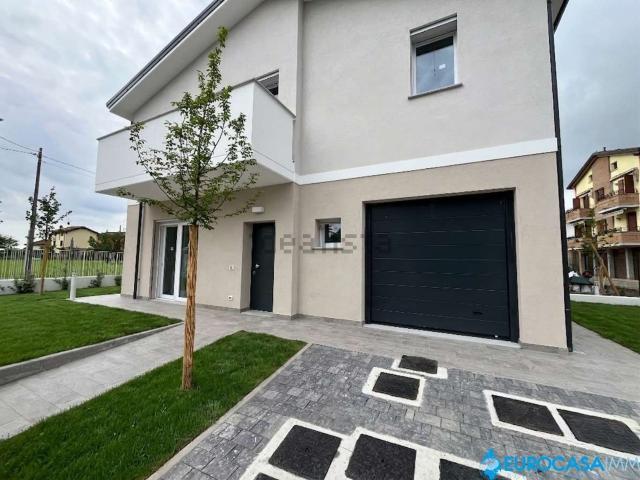 Villetta a schiera in vendita di 141 m² in Via Budrione Migliarina Parte Ovest