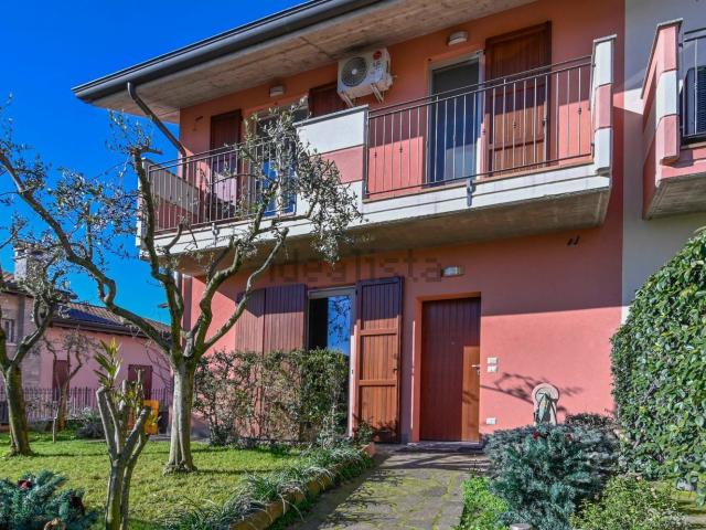 Villetta a schiera in vendita di 141 m² in Via Dante Alighieri, 760