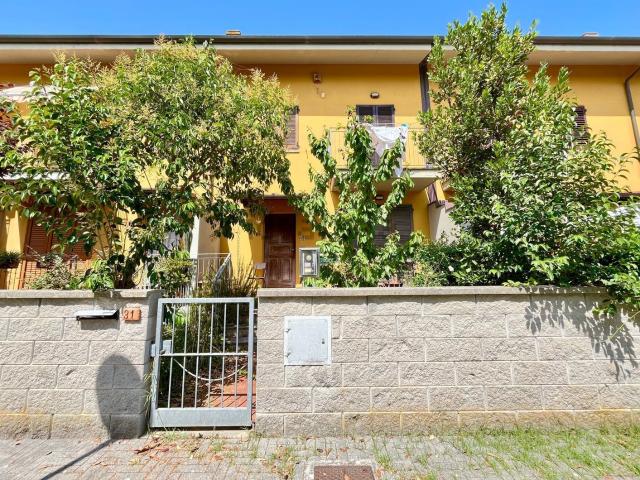 Villetta a schiera in vendita di 141 m² in Via delle Orchidee Madonna D. Acqua, 11