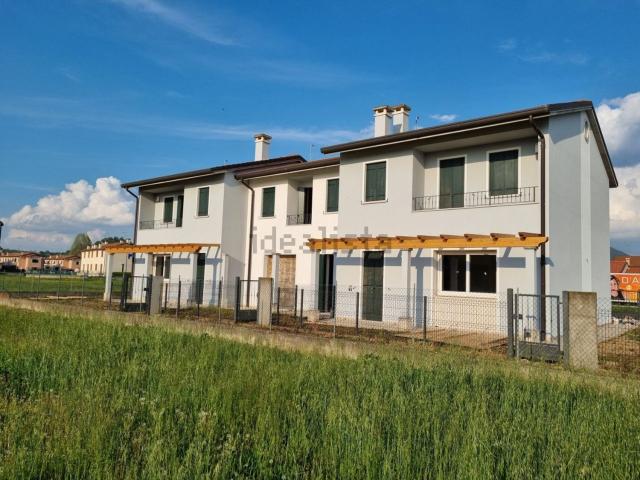 Villetta a schiera in vendita di 142 m² in Via Degli Alpini