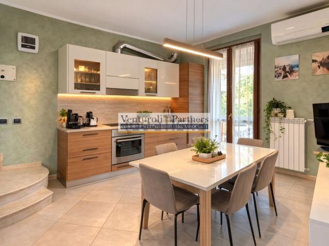 Villetta a schiera in vendita di 142 m² in Via Silvio Pellico