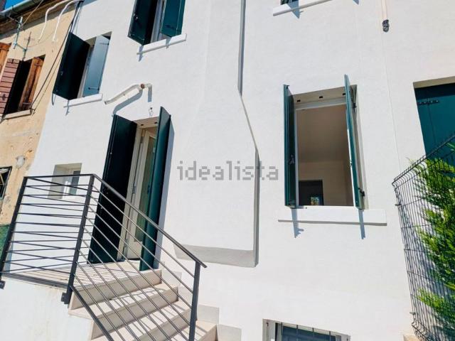 Villetta a schiera in vendita di 143 m² in Via Gazzera Alta