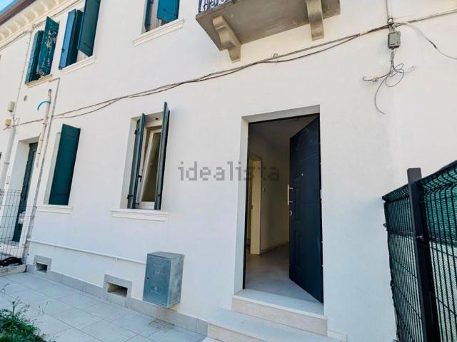 Villetta a schiera in vendita di 143 m² in Via Gazzera Alta
